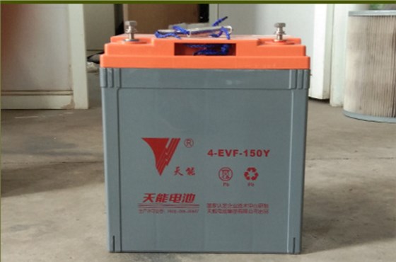 電動(dòng)掃地車多使用免維護(hù)鉛酸電池 電動(dòng)掃地車多使用免維護(hù)鉛酸電池