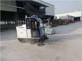全封閉掃地車在建材廠的應(yīng)用 全封閉掃地車在建材廠的應(yīng)用