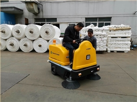 電動掃地車幫您應(yīng)對環(huán)保大檢查 電動掃地車幫您應(yīng)對環(huán)保大檢查