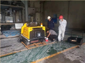 機(jī)械工廠清潔難那是您還沒用上小型車間掃地機(jī) 機(jī)械工廠清潔難那是您還沒用上小型車間掃地機(jī)