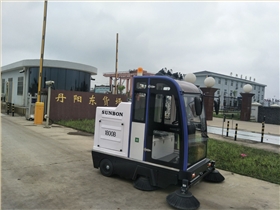 農(nóng)村駕駛式電動(dòng)掃地車(chē) 農(nóng)村駕駛式電動(dòng)掃地車(chē)