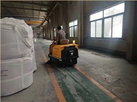 小型電動掃地機進駐云南某工貿公司 小型電動掃地機進駐云南某工貿公司
