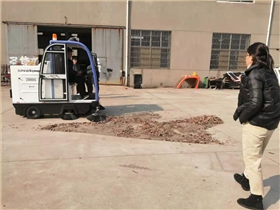 電動掃地車能清掃磚廠嗎？