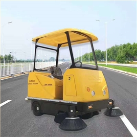 掃地車廠家教您如何選擇電動(dòng)掃地車