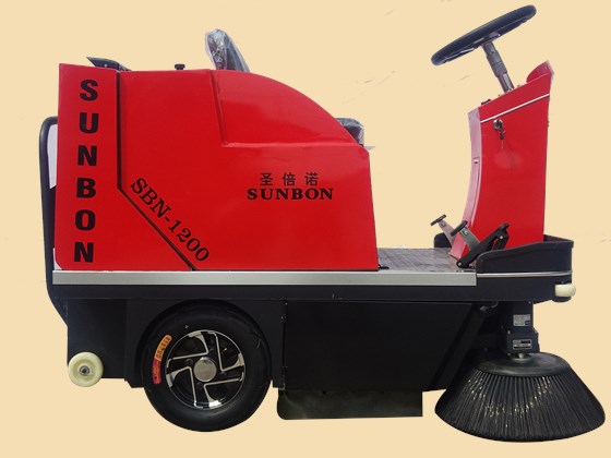 圣倍諾1200型駕駛掃地車(chē) 圣倍諾1200型駕駛掃地車(chē)