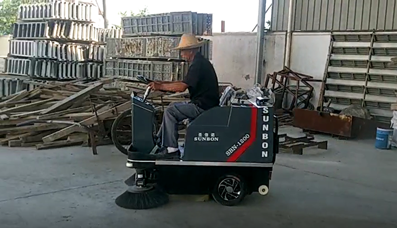 小型車(chē)間掃地機(jī)1200順利交付蘇州煜天架業(yè) 小型車(chē)間掃地機(jī)1200順利交付蘇州煜天架業(yè)