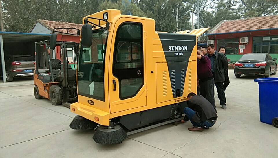 電動環(huán)衛(wèi)車助力新農村環(huán)境整治 電動環(huán)衛(wèi)車助力新農村環(huán)境整治