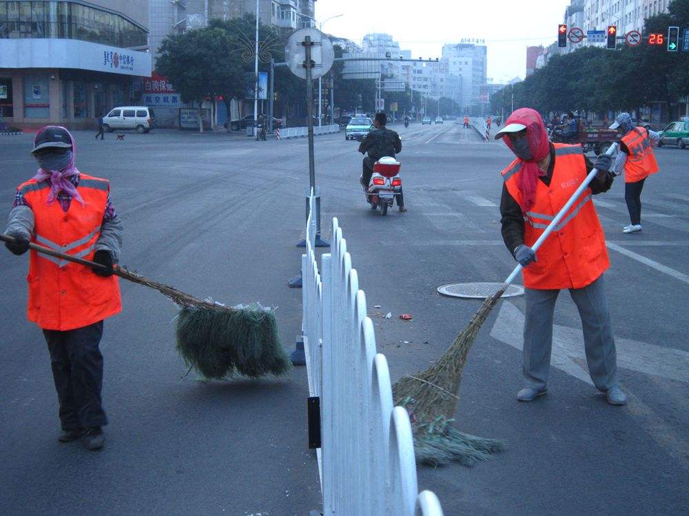 電動掃地車成為城市環(huán)衛(wèi)標(biāo)配 電動掃地車成為城市環(huán)衛(wèi)標(biāo)配