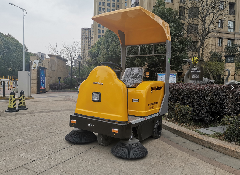 電動(dòng)掃地車走進(jìn)無(wú)錫融創(chuàng)熙園小區(qū) 電動(dòng)掃地車走進(jìn)無(wú)錫融創(chuàng)熙園小區(qū)