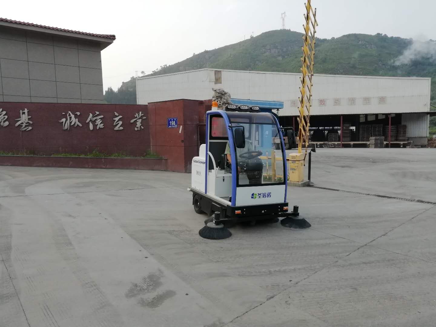掃地車廠家選擇技巧 掃地車廠家選擇技巧