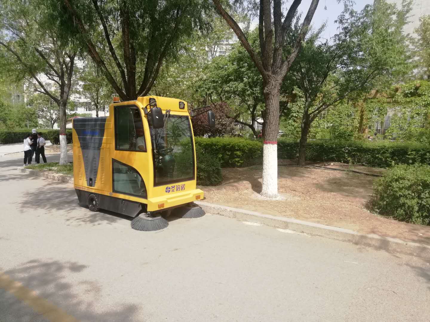學(xué)校校園電動掃地車推薦 學(xué)校校園電動掃地車推薦