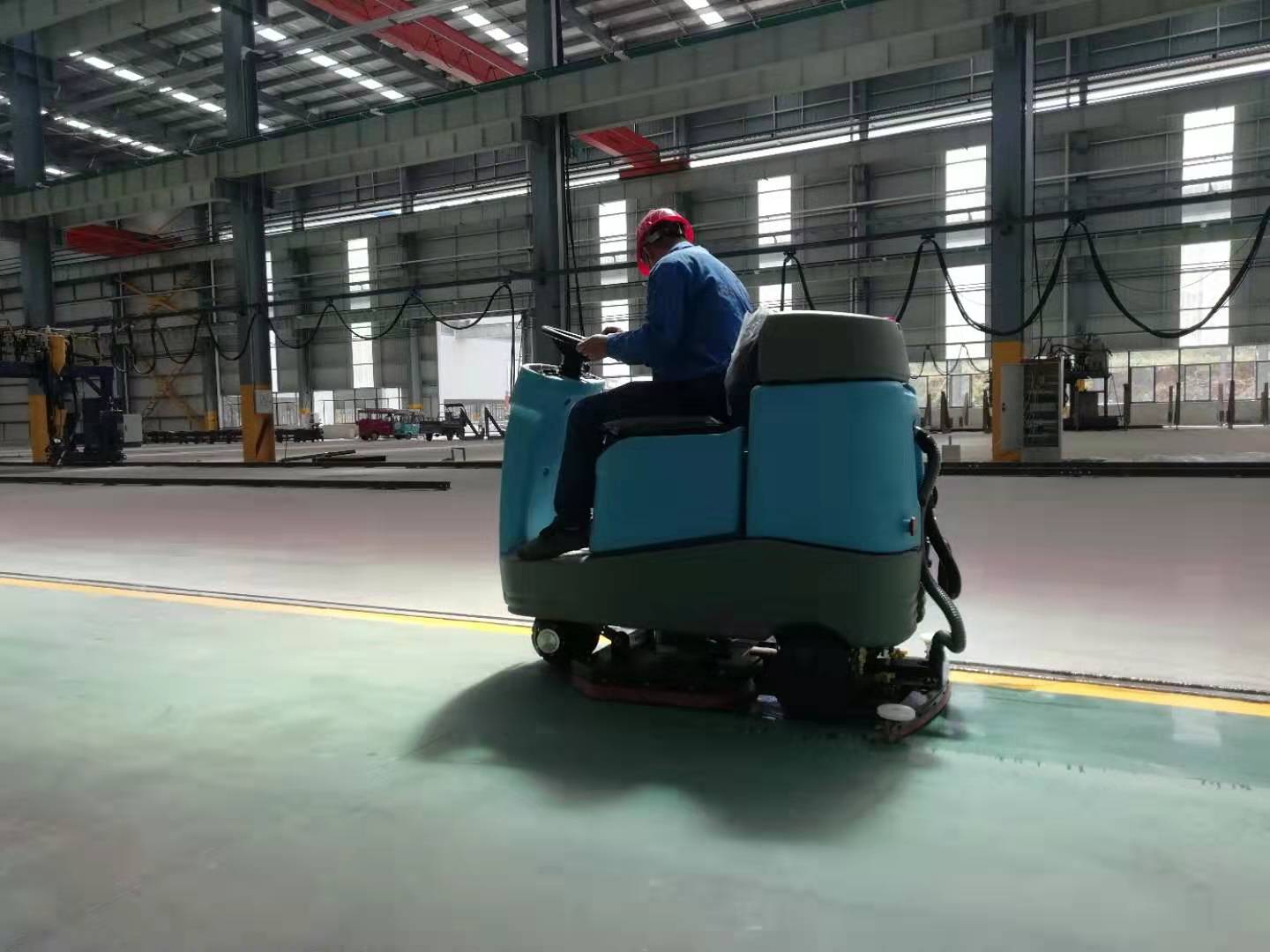 車庫(kù)保潔推薦駕駛式洗地機(jī) 車庫(kù)保潔推薦駕駛式洗地機(jī)