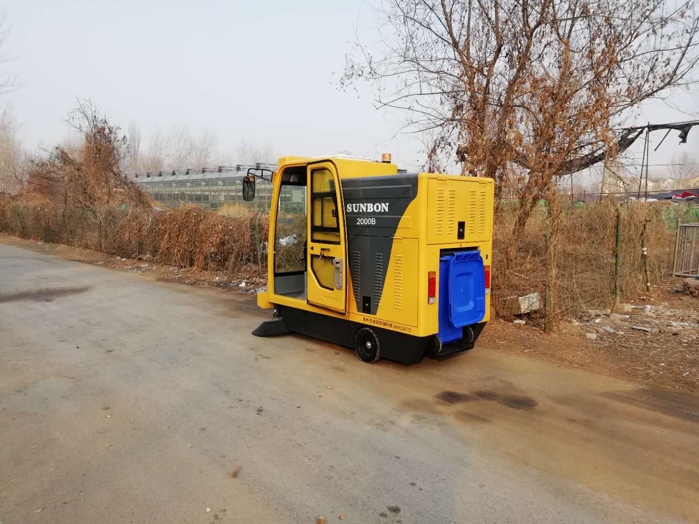 駕駛式電動掃地車 駕駛式電動掃地車