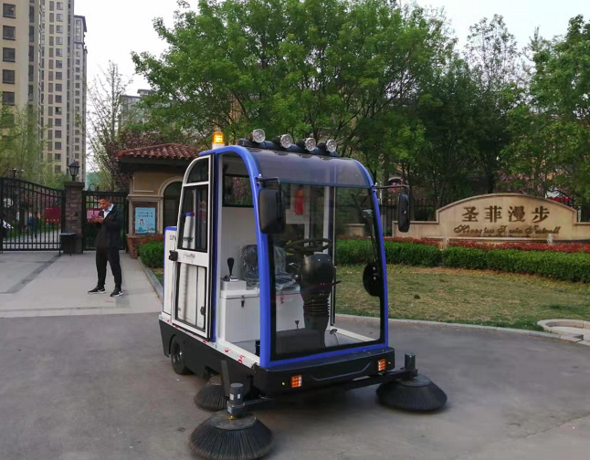小型電動掃地車相關(guān)介紹