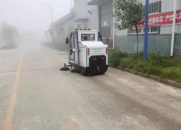 環(huán)衛(wèi)部門都在用電動(dòng)清掃車搞衛(wèi)生
