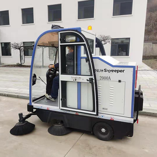 電動掃地車