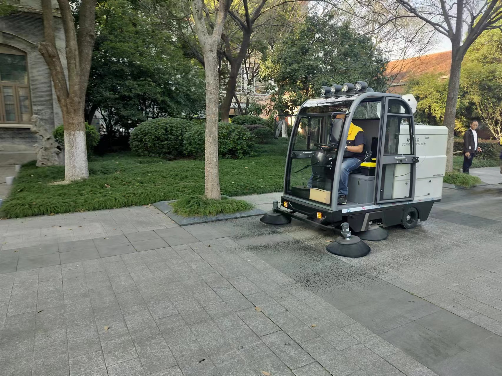電動清掃車：環(huán)保節(jié)能的新選擇！