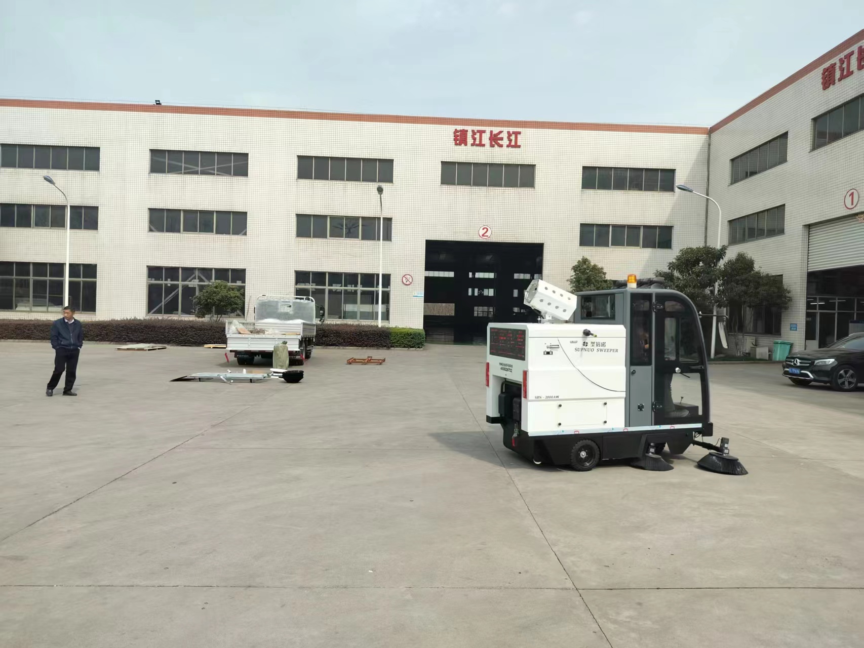 電動駕駛掃地車：環(huán)保與高效的完美結(jié)合 