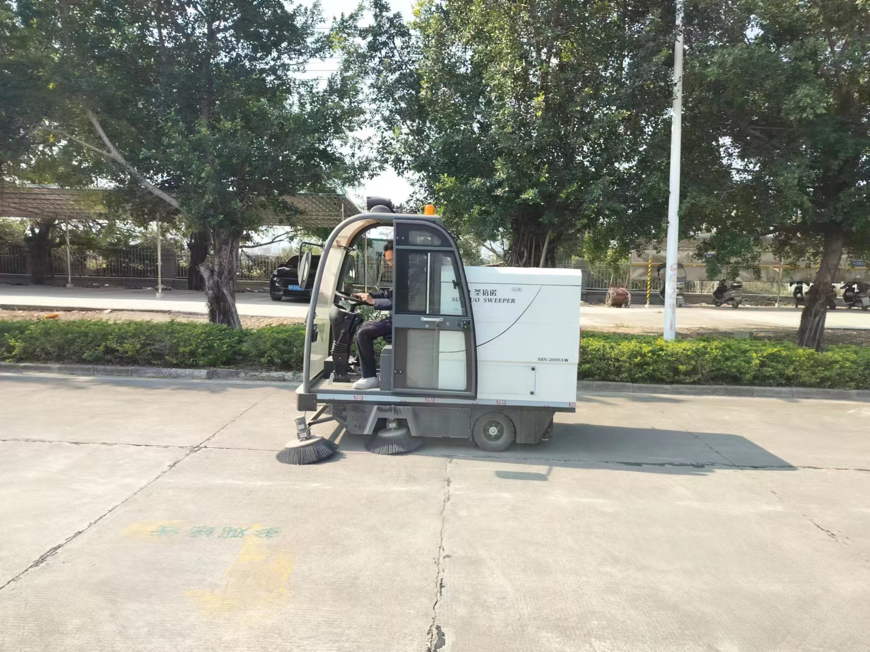 時代的清潔先鋒：掃地車在各行業(yè)的新興應用