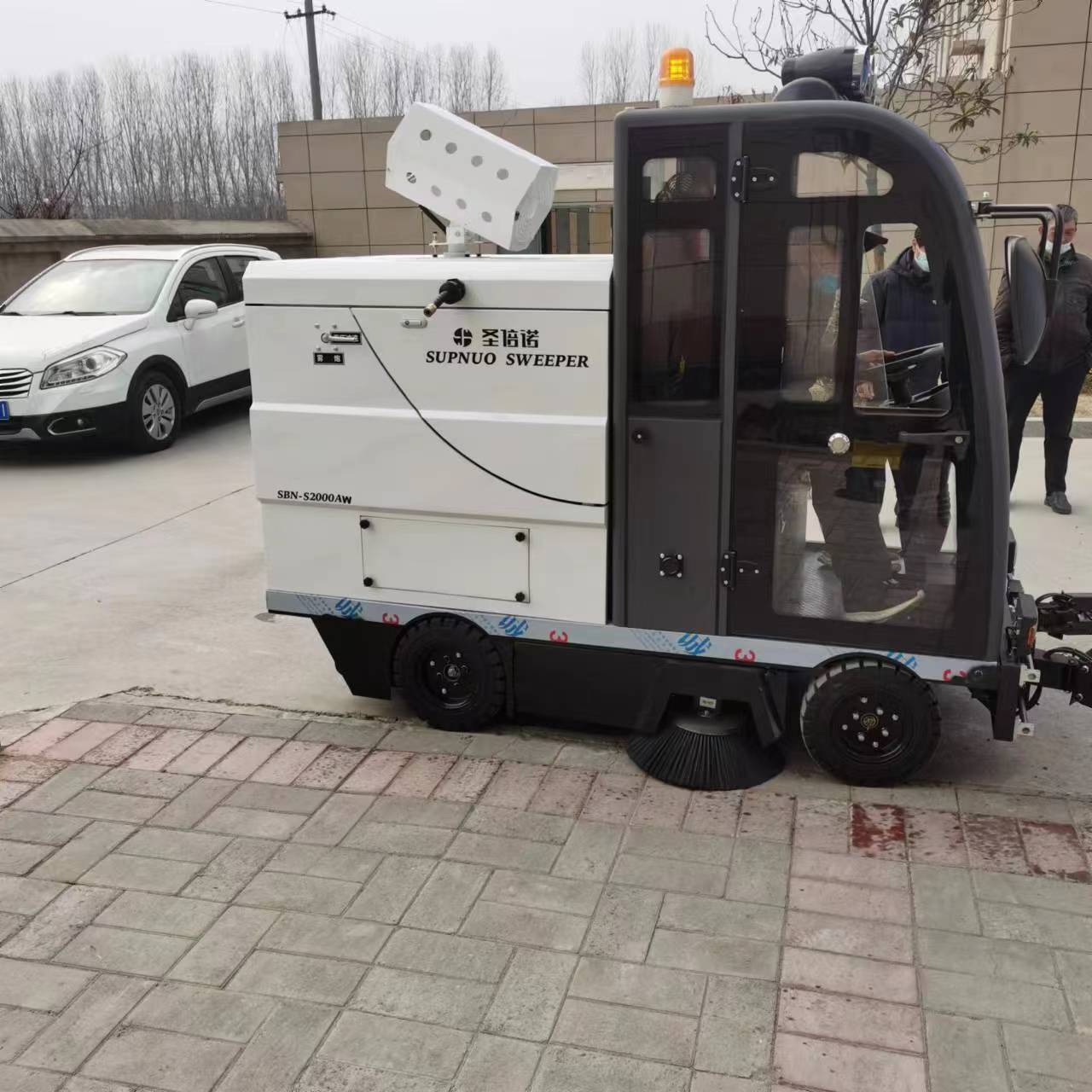 駕駛式掃地車：行業(yè)新寵引領(lǐng)清潔革命